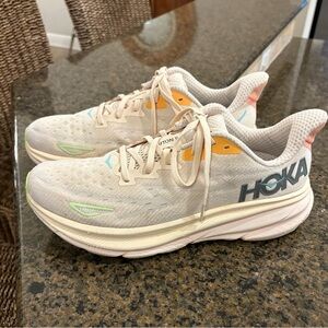 Hoka One One Clifton 9 Vanilla Astral women’s size 11 B Athletic Shoes. Like new